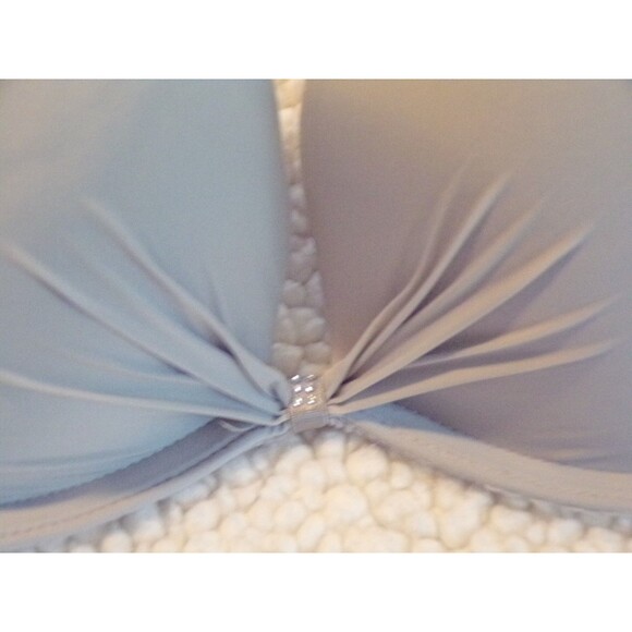 Victoria's Secret Plunge Padded Lacy & Sequins Bra 36B - Picture 3 of 8